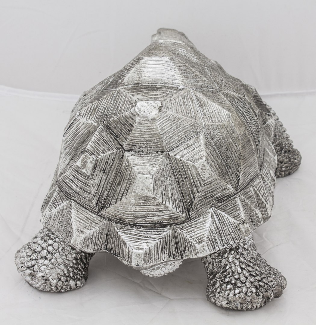 Figurka srebrnego żółwia